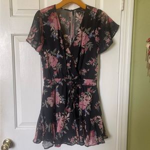 Trixxi romantic flower print romper size medium